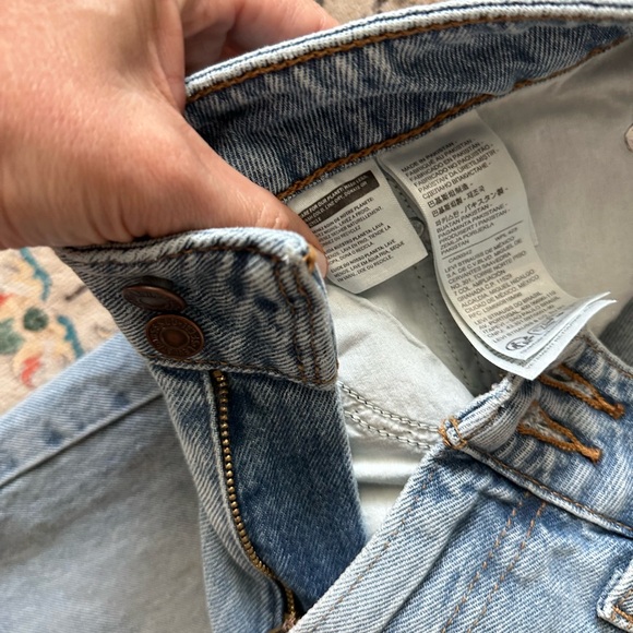 Levi's super Low distressed jeans NWOT - Picture 4 of 5